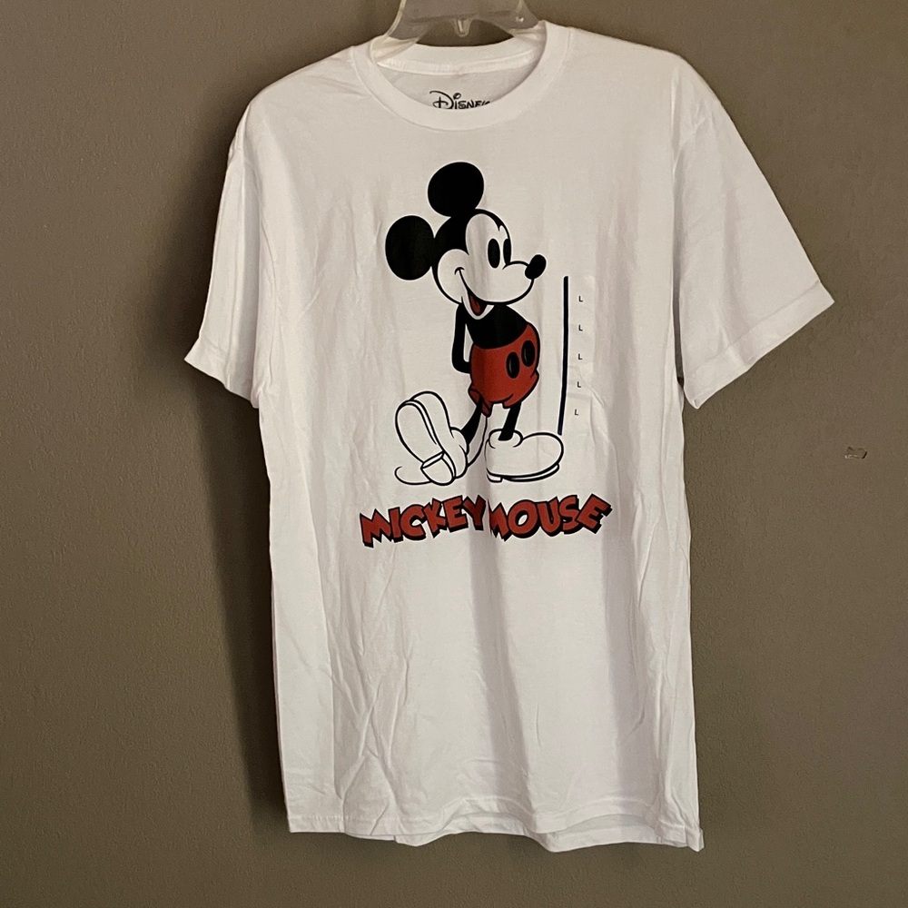 Disney Men's White Tee with Mickey Mouse Graphic

100% cotton 
Brand new
No tag